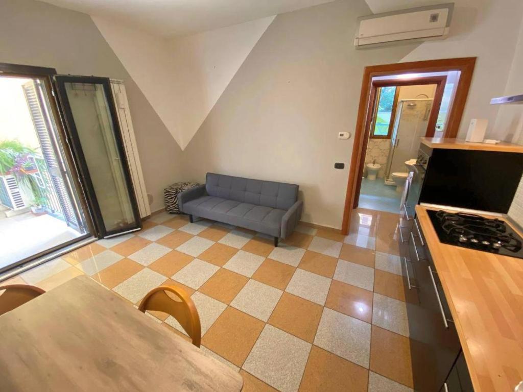 Conte Rosso House, Con Doppia Terrazza In Coorte Tranquilla A Due Passi Da Stazione E Metropolitana Lambrate Milão Exterior foto