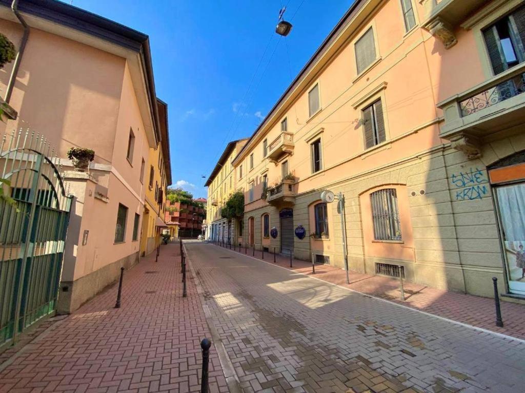 Conte Rosso House, Con Doppia Terrazza In Coorte Tranquilla A Due Passi Da Stazione E Metropolitana Lambrate Milão Exterior foto